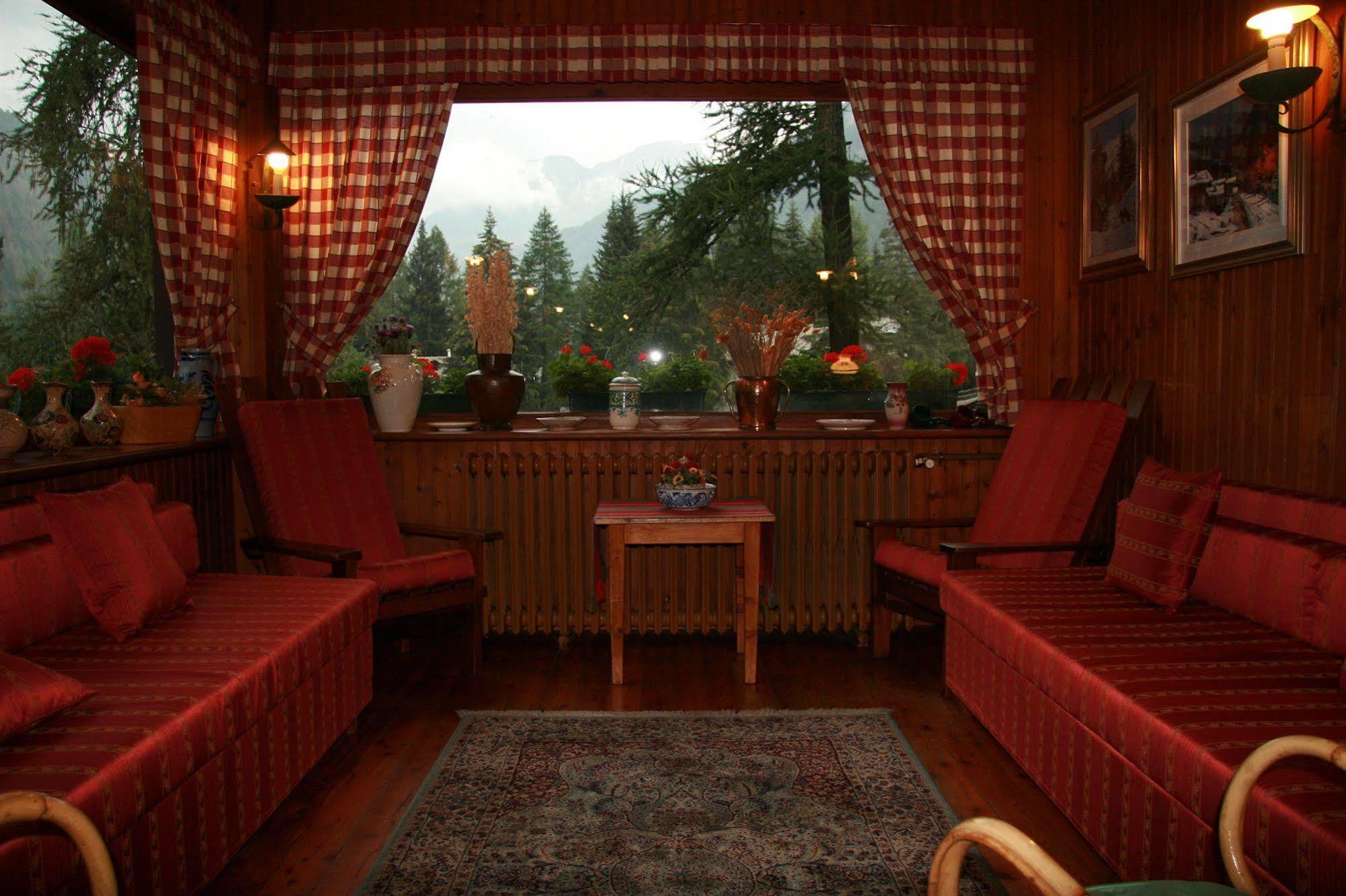 Albergo Villa Anna Maria Champoluc Exterior photo