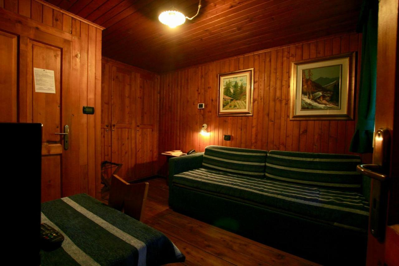 Albergo Villa Anna Maria Champoluc Exterior photo