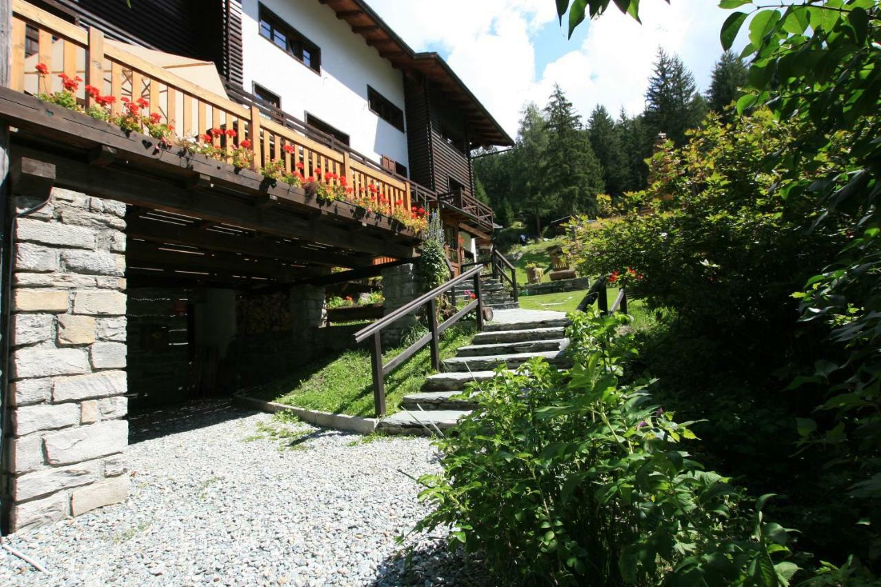 Albergo Villa Anna Maria Champoluc Exterior photo