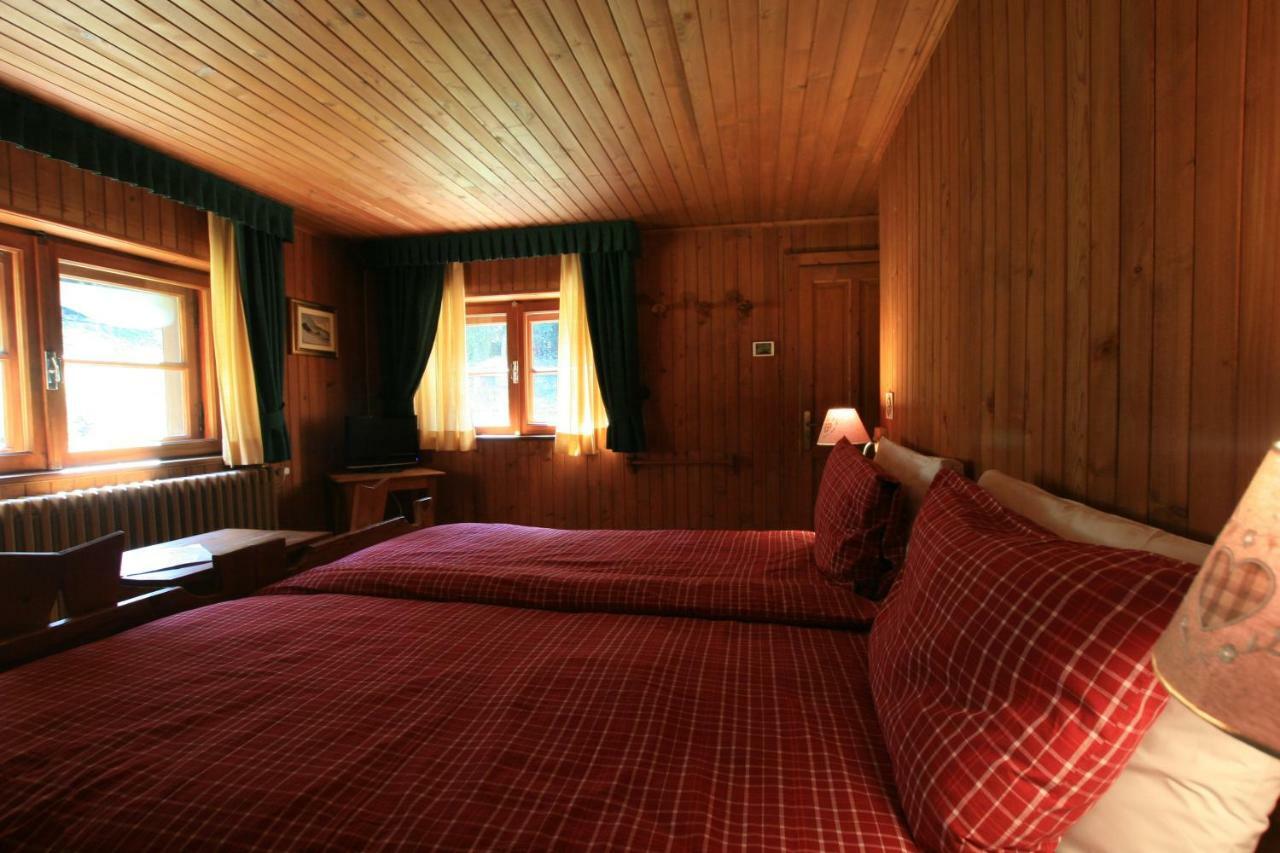 Albergo Villa Anna Maria Champoluc Exterior photo
