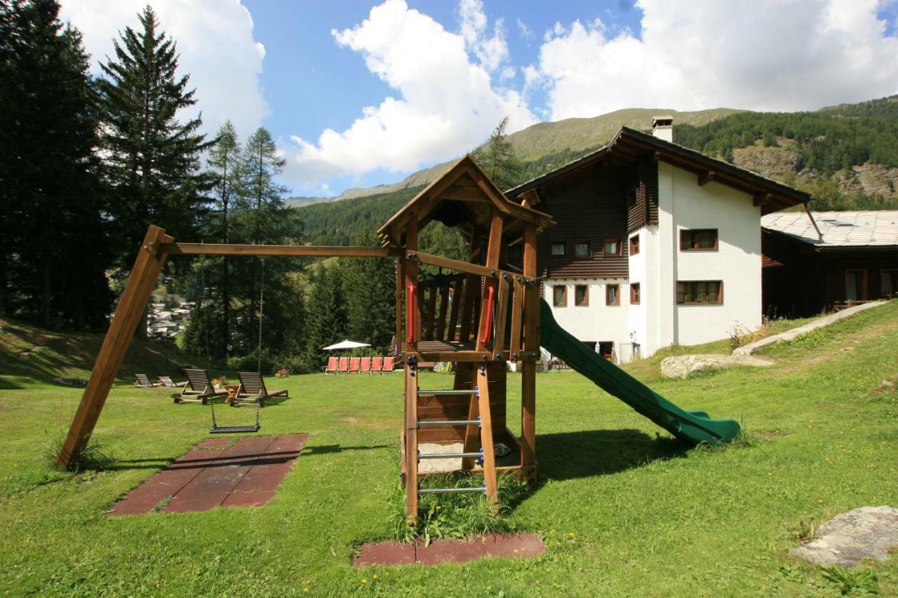 Albergo Villa Anna Maria Champoluc Exterior photo